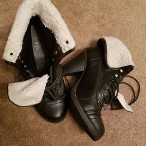 Black Mia Girl Winter Healed Boots
